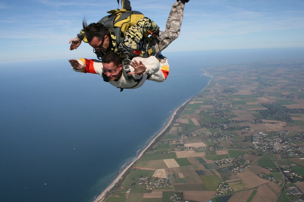 skydiving, sport, extreme-721300.jpg